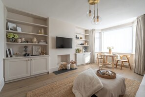 Living area - Blu’s Seaview Apartment (Rhos on Sea)