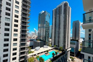 Exterior - C2111 - Urban Minimalist Escape with High-Floor Views & Pool in Miami Downtown (Miami)