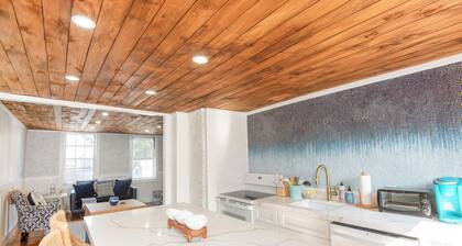 Stay in the Heart of Newport2