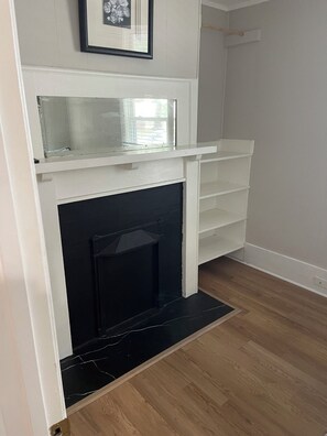 Interior - Stylish 3BR Apt in Savannah’s  Perfect for  Nurses, students  & Professionals! (Savannah)