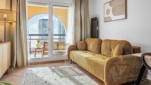Smart TV - Charming 1-bedroom apt 8 min walk to Monaco beach. Pool + Parking (Beausoleil)