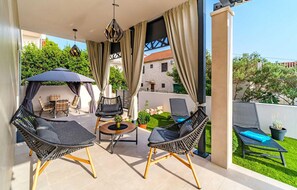 Terrace/patio - Luxurious home in Milna (Milna)