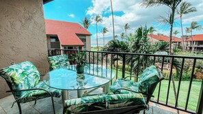 Outdoor dining - Adorable 2-bedroom condo with AC in sunny Kihei Luana Kai C302 (Kihei)