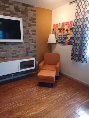 Interior - Exceptional Location _ Beach _ Ocean Drive (Miami Beach)