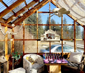 Outdoor dining - Vieux Soleil - gorgeous true bed & breakfast (Homer)