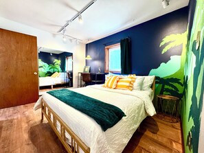 2 bedrooms, in-room safe, desk, iron/ironing board - Vieux Soleil - gorgeous true bed & breakfast (Homer)
