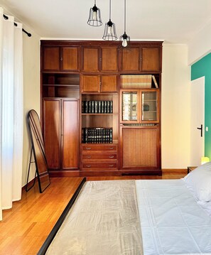 Iron/ironing board, WiFi, bed sheets - S Homes - Cozy Apartment in the Heart of Athens (Athina)