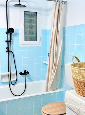 Hair dryer, towels, soap, toilet paper - S Homes - Cozy Apartment in the Heart of Athens (Athina)