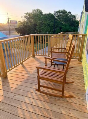 Luxury House, 2 Bedrooms, Non Smoking, Kitchen | Balcony