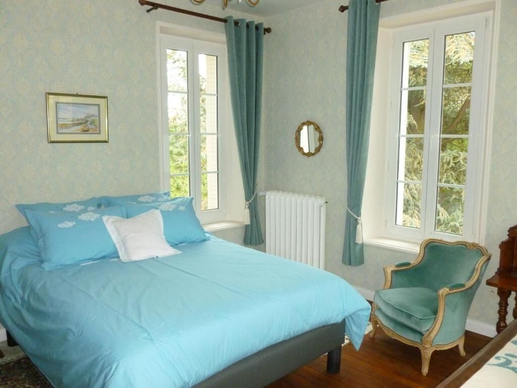 Chambre Double Confort, vue jardin | Fer et planche à repasser
