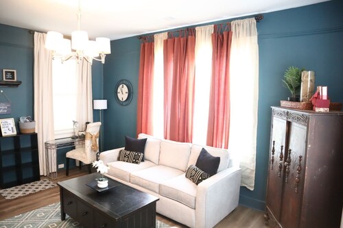New Listing! Berry's Place - Downtown Montgomery - 2 Blocks from State Capitol!