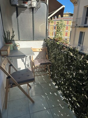 Property grounds - Bright apartment in the heart of San Remo (Sanremo)