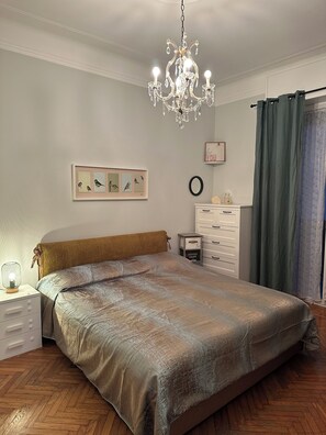 Iron/ironing board, WiFi, bed sheets - Bright apartment in the heart of San Remo (Sanremo)