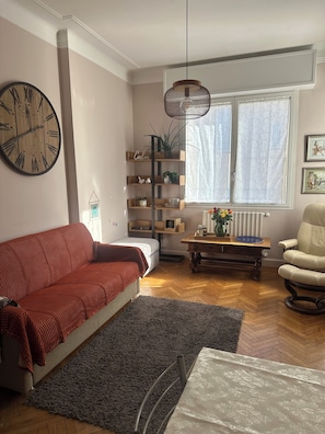 Living area - Bright apartment in the heart of San Remo (Sanremo)