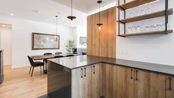 Deluxe-Apartment, Terrasse, Gartenblick | Eigene Küche
