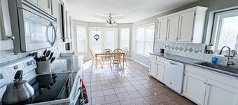 28 Acre Country Escape.  Perfect for UCM Graduation or KC World Cup Fans!