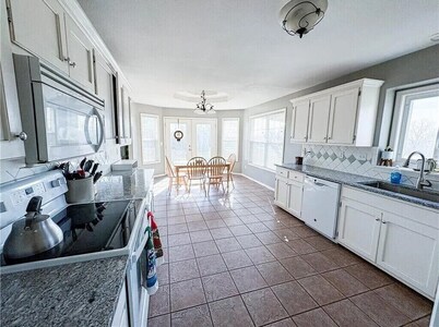 28 Acre Country Escape.  Perfect for UCM Graduation or KC World Cup Fans!