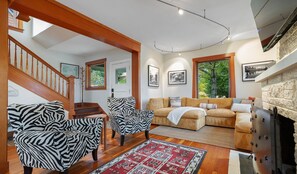 Living area - Tatalias House (Seattle)