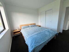 3 bedrooms, WiFi, bed sheets, wheelchair access