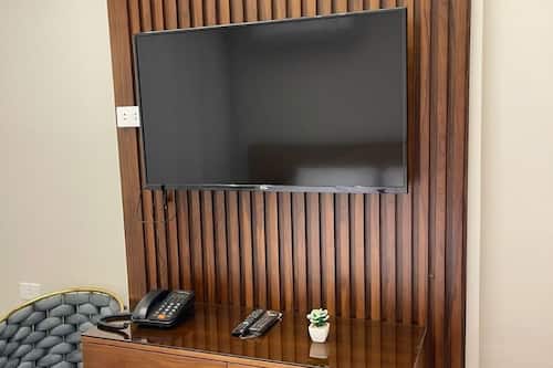 Habitació doble Comfort, vistes al mar | Minibar gratuït, escriptori i espai de treball apte per a portàtils