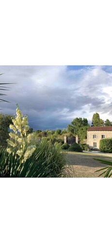 Grand gîte (+20 personne) avec piscine chauffée.