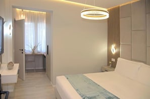 Iron/ironing board, WiFi, bed sheets - The Three Diamonds – Queen Deluxe Room Just Steps from the Sea (Cesenatico)