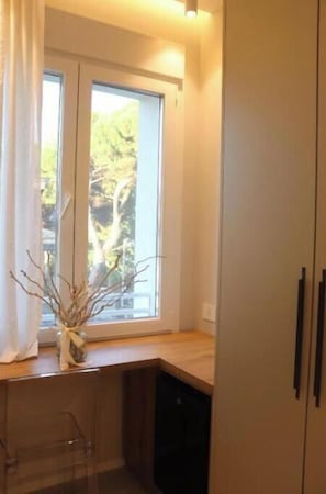 Interior - The Three Diamonds – Queen Deluxe Room Just Steps from the Sea (Cesenatico)