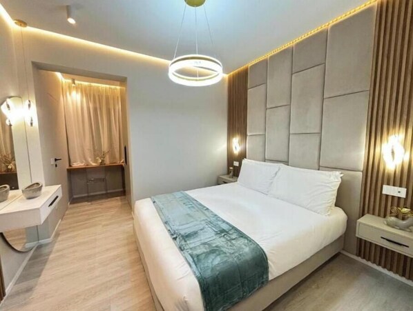 Iron/ironing board, WiFi, bed sheets - The Three Diamonds – Queen Deluxe Room Just Steps from the Sea (Cesenatico)