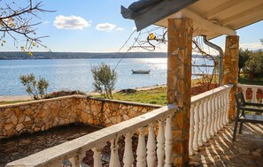 Property grounds - 2 bedroom stunning home in Krusevo (Krusevo)