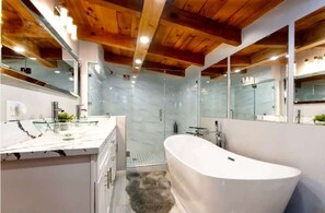 Dusche, Haartrockner, Shampoo