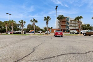 Exterior - Coastal condo with shared pool, beaches, shopping (Fort Walton Beach)