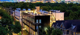 Cosmic Cowgirl by Avantstay Pink Western-themed Condo + Rooftop Lounge + Near Downtown Nashville