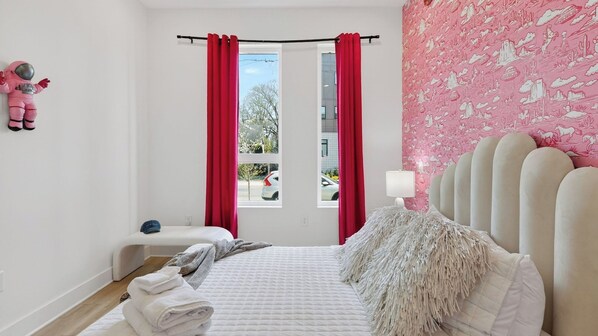 Apartment (2 Bedrooms) | Interior - Cosmic Cowgirl by Avantstay Pink Western-themed Condo + Rooftop Lounge + Near Downtown Nashville (Nashville)