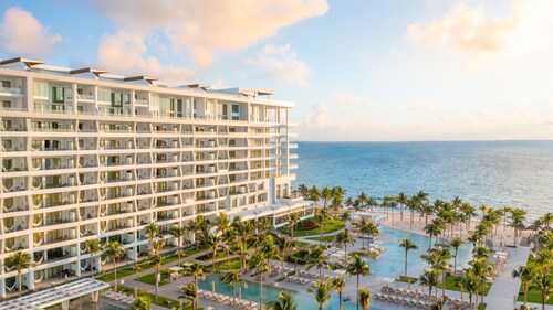 Spacious 3-bedroom condo with AC in serene Cancún