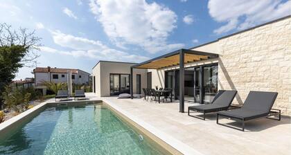 Beautiful home in Tar