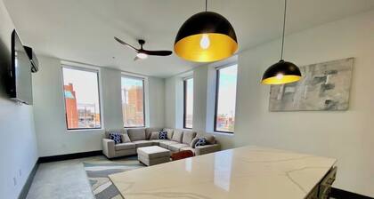 Walkable - Downtown Loft Unit 207 - Queen Bed
