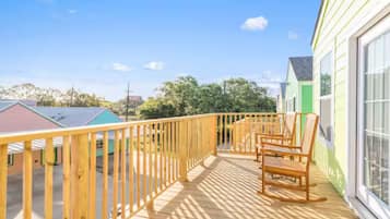 Luxury House, 2 Bedrooms, Kitchen | Property grounds