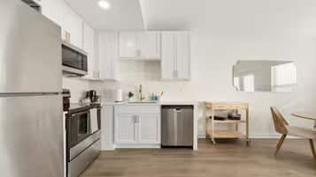 Luxury House, 2 Bedrooms, Kitchen | Private kitchen