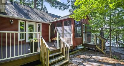 Muskoka Lake - Newer Island Cottage - 3 Bedroom - 1 min ride from marina