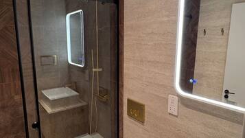 Triple Room | Bathroom