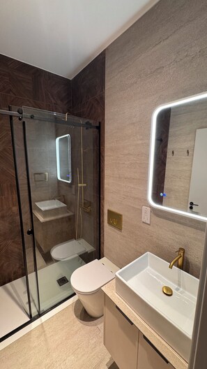 ห้องทริปเปิล |   ห้องน้ำ