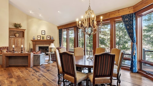 Keystone Alpine Haven by Avantstay Mountain Retreat Hot Tub Near Keystone Resort + Trails