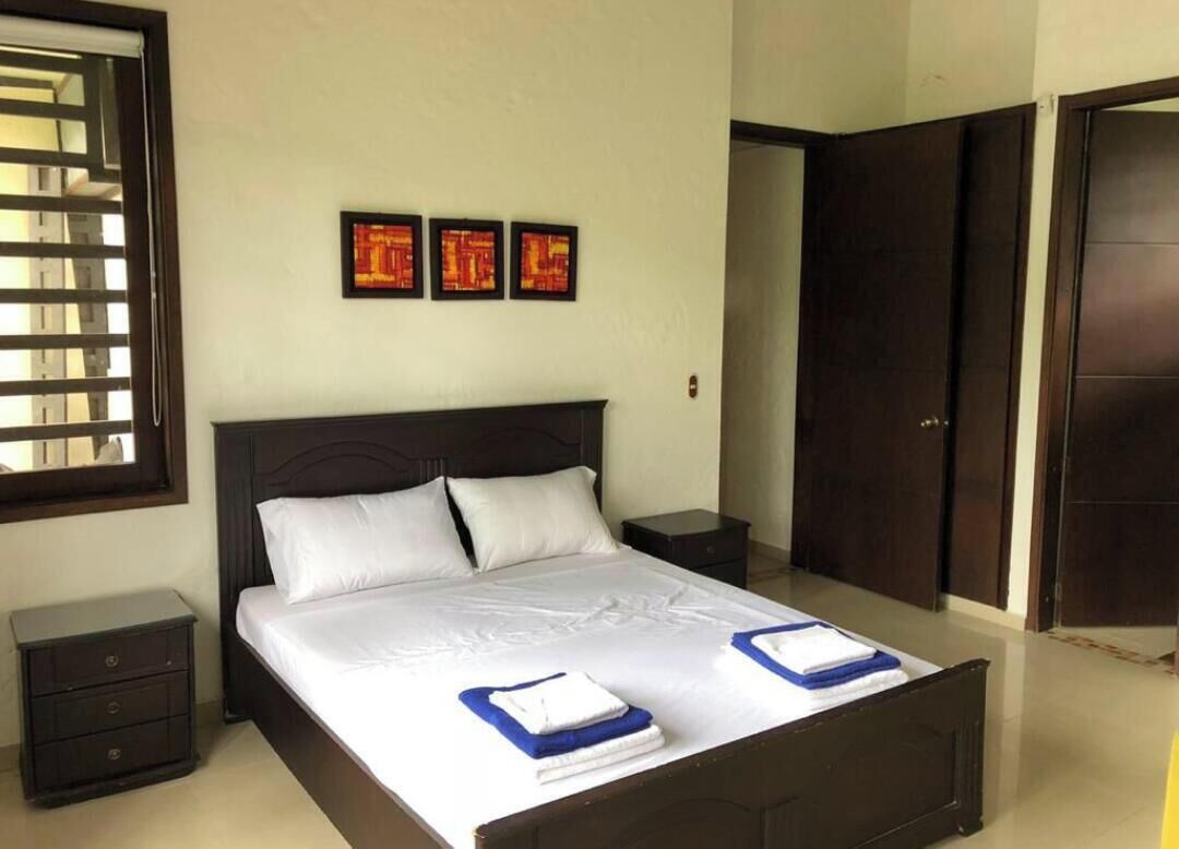 7 bedrooms, WiFi, bed sheets