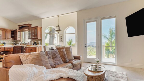 Talo (5 Bedrooms) | Sisätilat