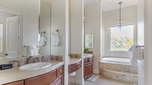 House (5 Bedrooms) | Interior - Sunset Estate by Avantstay Resort Pool + Gorgeous Grounds Exclusive Poway Stay (Poway)
