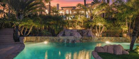 House (5 Bedrooms) | Pool