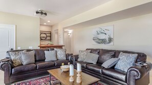 Talo (5 Bedrooms) | Sisätilat