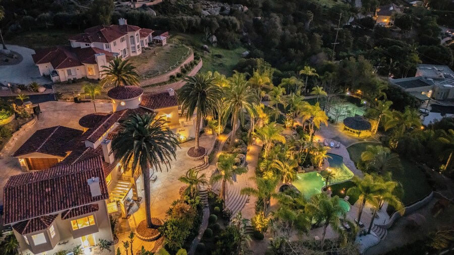 Sunset Estate by Avantstay Sleeps 20 Resort-style Pool + Gorgeous Grounds Exclusive Poway Stay