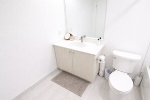 Bathroom - Executive King Condo With Home Cinema | Bowling,Pool,Gym,Sauna,Hot Tub,Lounge (Kitchener)