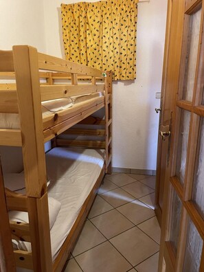 Room - 300m from ski slopes, 3rd floor, balcony, ski locker, 38m², Valloire (Valloire)